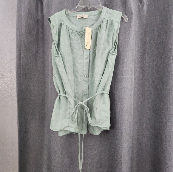 Doe & Rae Sage Button-Down Blouse - Picture 6 of 6
